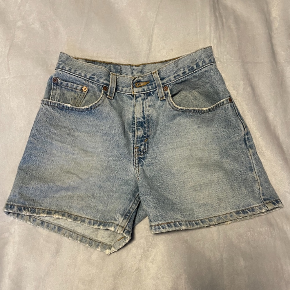 Vintage Levis denim jean shorts, high rise mom fit